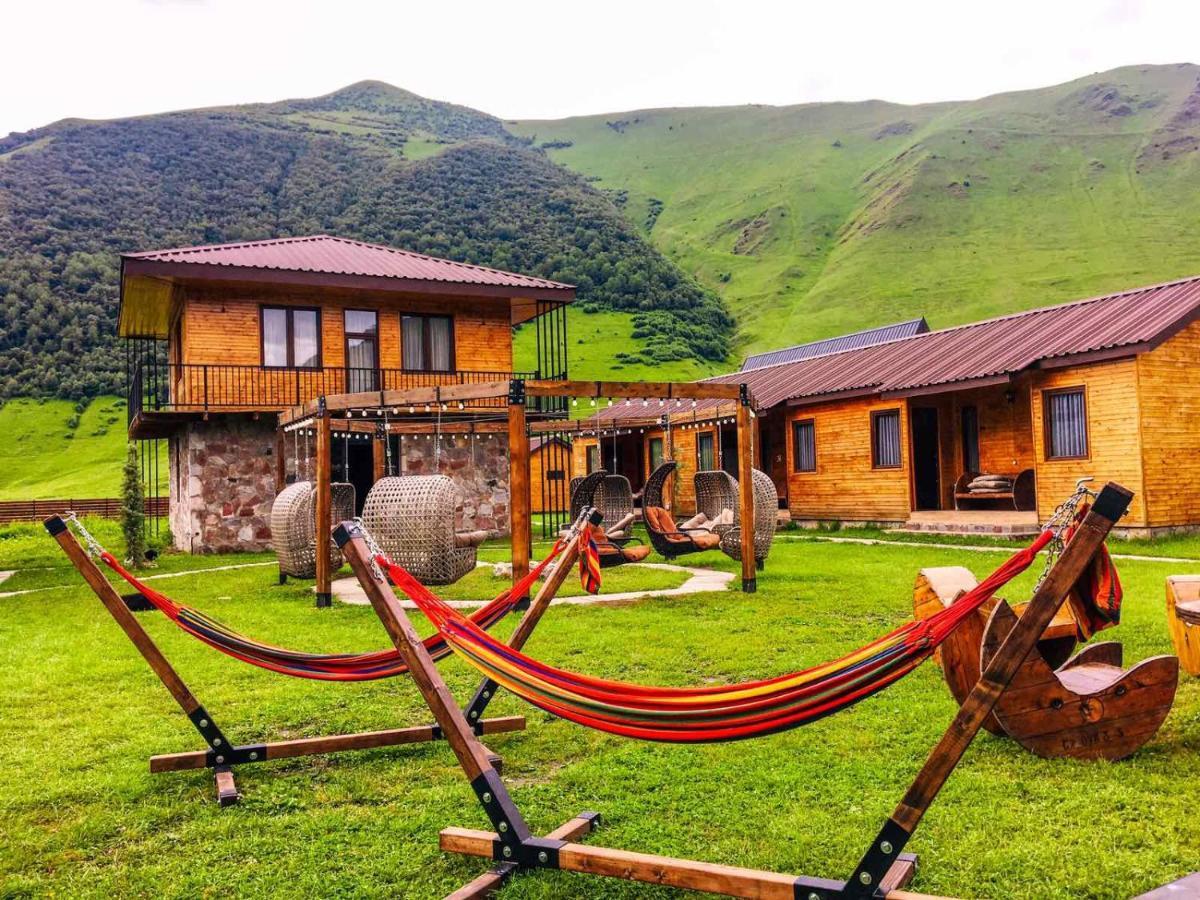 Hotel Migu Yard Kazbegi Bagian luar foto