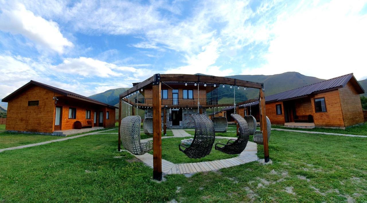Hotel Migu Yard Kazbegi Bagian luar foto
