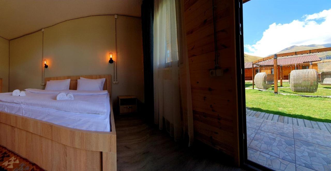 Hotel Migu Yard Kazbegi Bagian luar foto