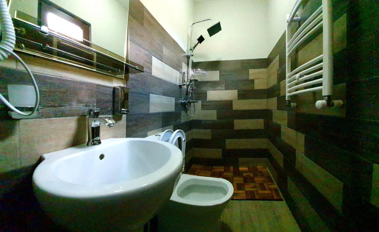 Hotel Migu Yard Kazbegi Bagian luar foto