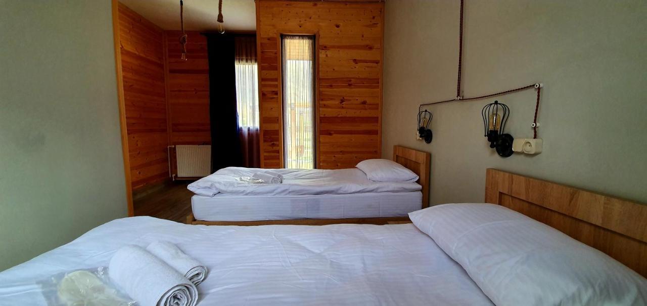 Hotel Migu Yard Kazbegi Bagian luar foto